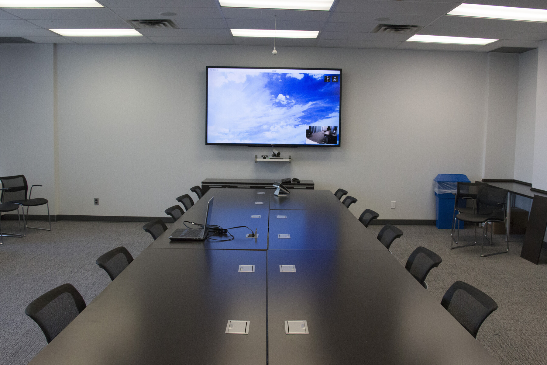 Meeting room with ceiling mics
